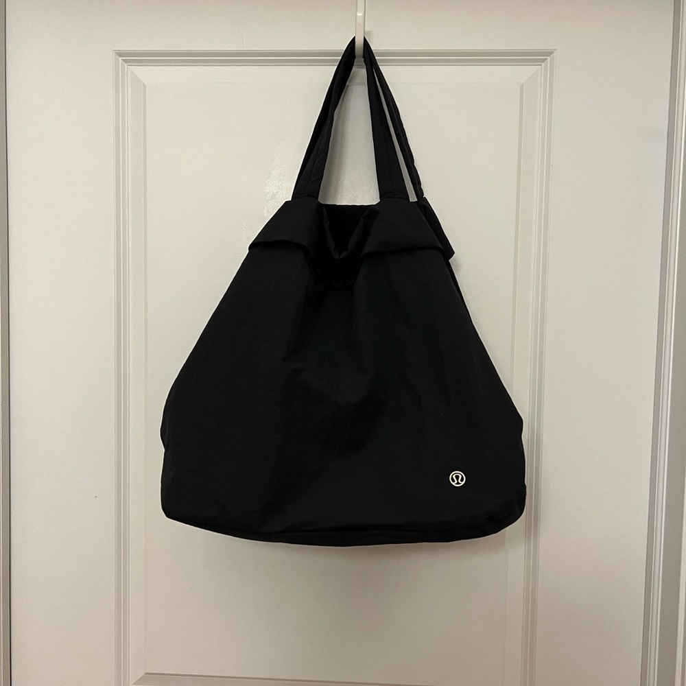 LULULEMON. tote bag. Black. Nylon. Perfect condition. - Picture 3 of 7